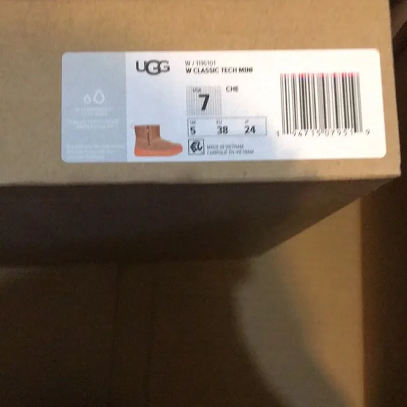 COPY - UGG MINI BOOT - Picture 6 of 6